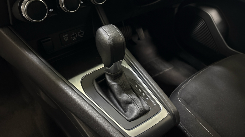 Renault Captur 1.3 TCE 140 Iconic 5dr EDC Petrol Hatchback